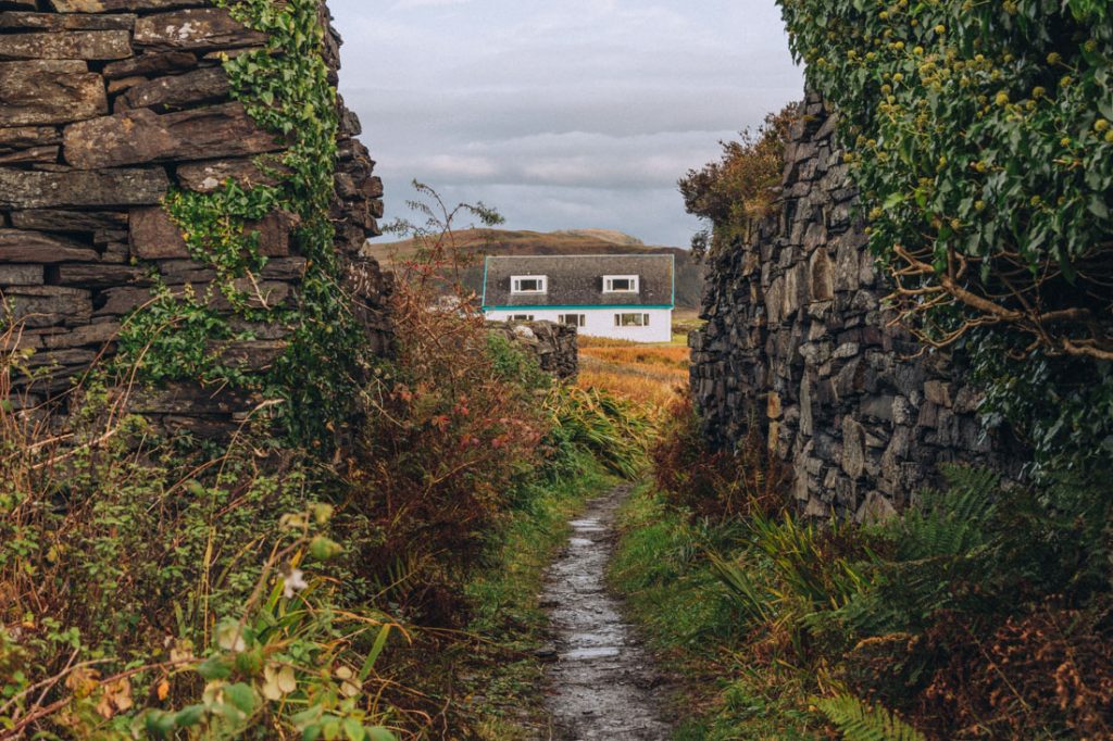 Cute wee cottage on my walk around Easdale
