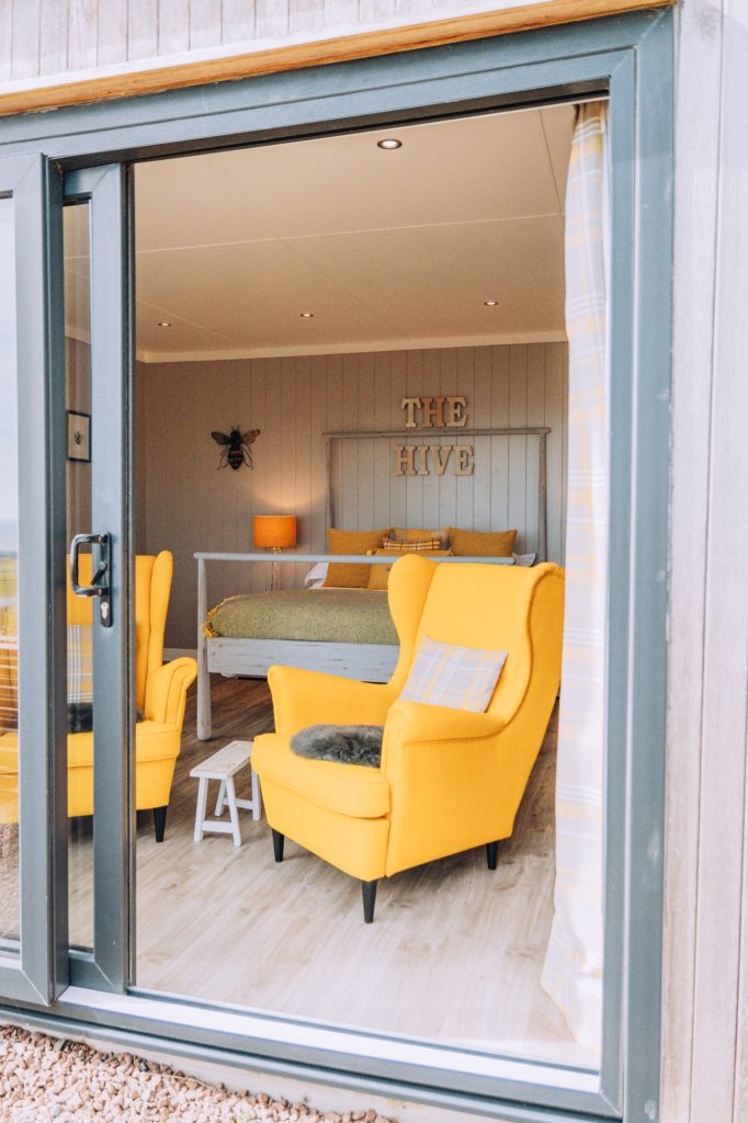 Inside The Hive, Seaview Snug at Laggan